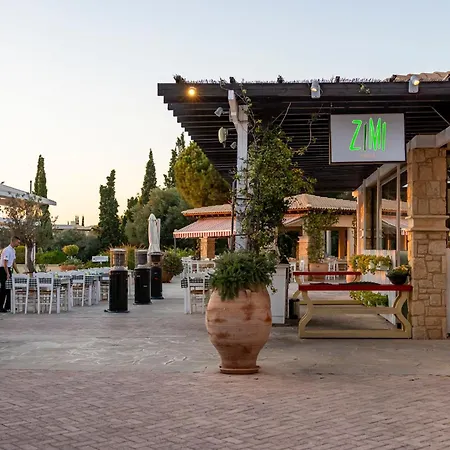Apartment Aa02 Adjacent To Aphrodite Hills- Communal Pool, Garden