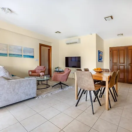 Apartment Aa02 Adjacent To Aphrodite Hills- Communal Pool, Garden