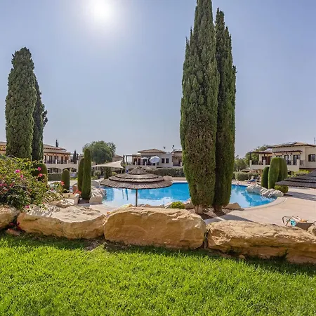 아파트 Aa02 Adjacent To Aphrodite Hills- Communal Pool, Garden 코우클리아