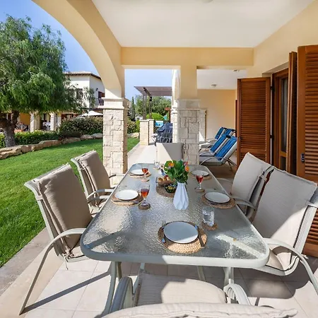 아파트 Aa02 Adjacent To Aphrodite Hills- Communal Pool, Garden 코우클리아