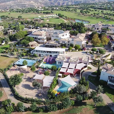 公寓 Aa02 Adjacent To Aphrodite Hills- Communal Pool, Garden *